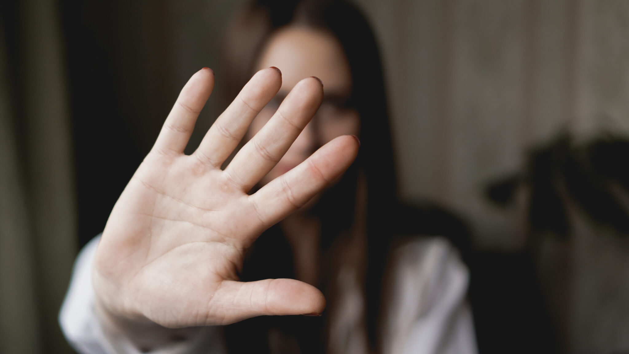 El iceberg de la violencia de género: desde micromachismos hasta el asesinato