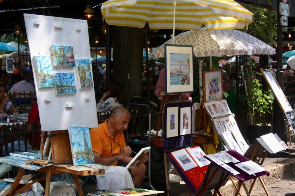 Decoración con arte local: cómo integrar piezas de artistas locales en tu hogar