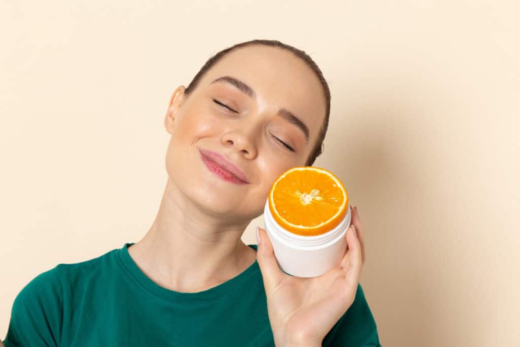 Tratamiento facial con vitamina C: luminosidad y antioxidantes en un solo paso